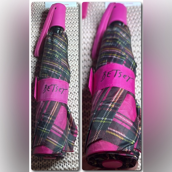 BETSEY JOHNSON BUNDLE purse Wallet Bracelet Necklace Bag charm Umbrella Shawl - Picture 9 of 17